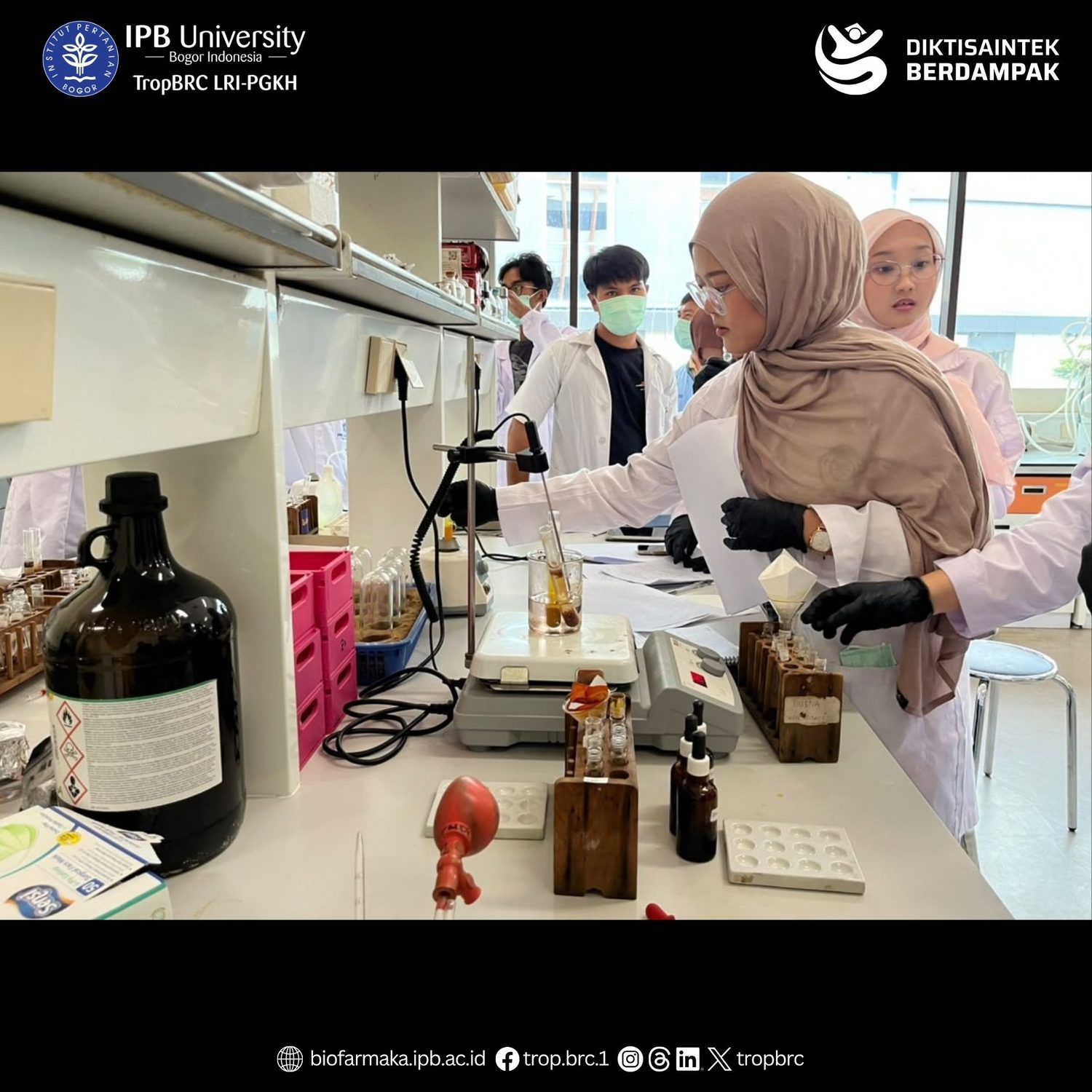 LabTropBRC Hosts AGH Master’s Students for Phytochemical Analysis Practicum